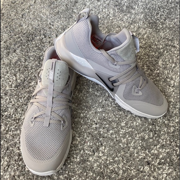 nike zoom train command beige